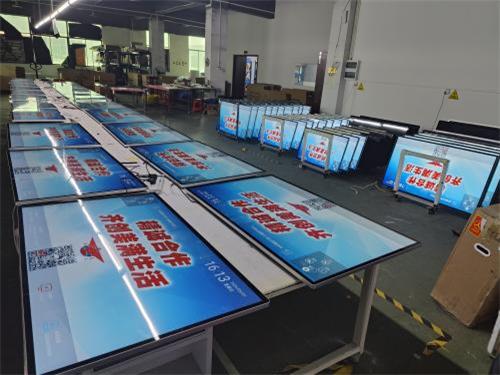 【生产日常】55寸壁挂液晶广告机，批量生产